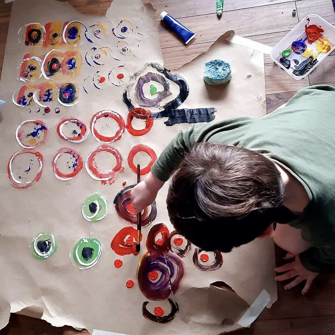 Archie painting circles